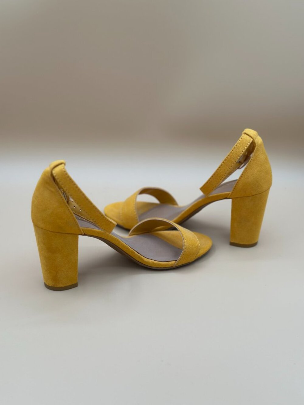 Bamboo Mustard Yellow Block Heel Sandals Ankle Strap Heels Women’s Size 5.5 - Picture 3 of 5